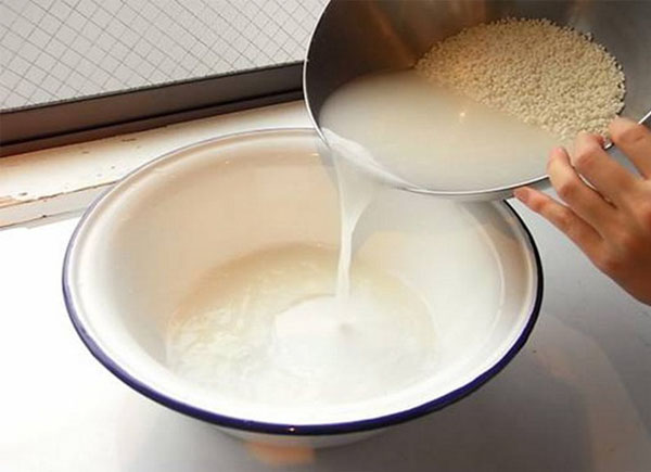 dưỡng da mặt tại nhà với nước vo gạo