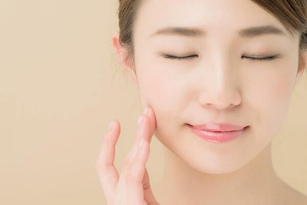 Căng da mặt bằng chỉ Collagen mang lại lợi ích gì