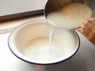 10 Cách làm trắng da mặt bằng nước vo gạo cho làn da đẹp