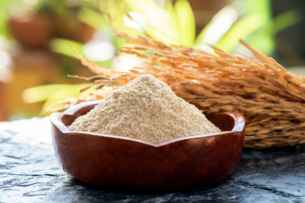 Bột cám gạo với công dụng giảm thâm mụn, tăng sinh collagen