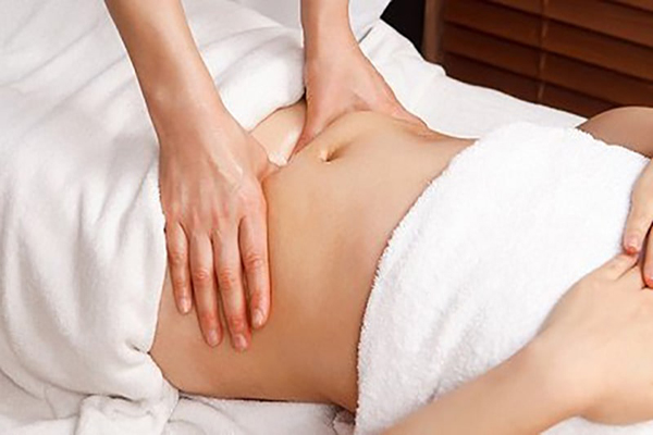 Massage giảm da bụng chùng nhão