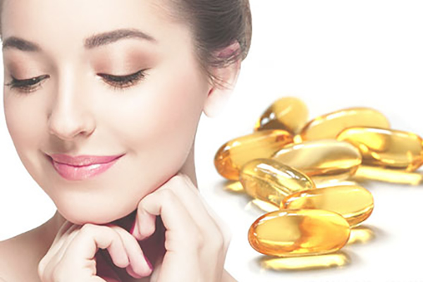 Massage mặt bằng Vitamin E giúp đẩy lùi quá trình lão hóa da. 