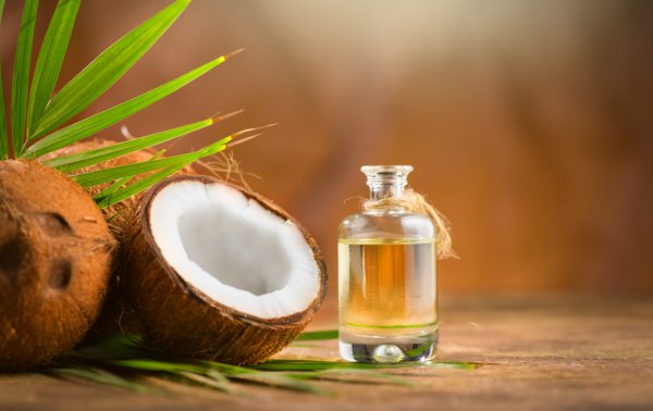 Dầu dừa có rất nhiều công dụng tốt cho làn da 
