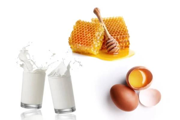 Mặt nạ trứng gà mật ong sữa tươi lành tính, phù hợp với mọi loại da