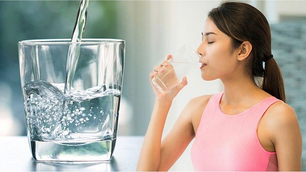 Uống nước là một cách giảm cân hiệu quả