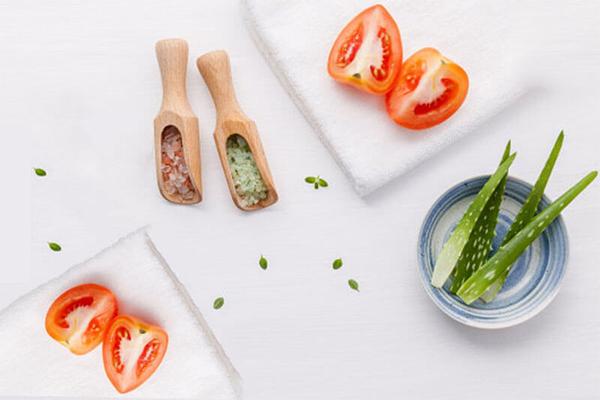 Mặt nạ cà chua và nha đam