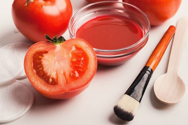 Mặt nạ cà chua giúp kích thích sản sinh tế bào mới 