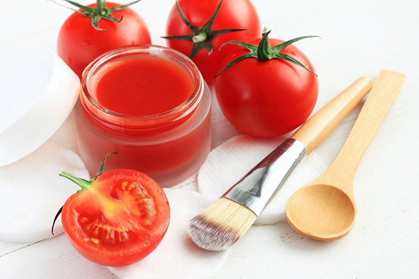 Lạm dụng mặt nạ cà chua khiến da mặt mỏng, dễ kích ứng và nhạy cảm hơn