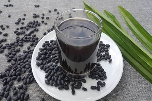 Uống nước đậu đen giúp hỗ trợ giảm cân 
