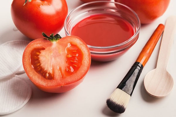 Cà chua chứa nguồn dinh dưỡng dồi dào hỗ trợ trị thâm quầng mắt hiệu quả