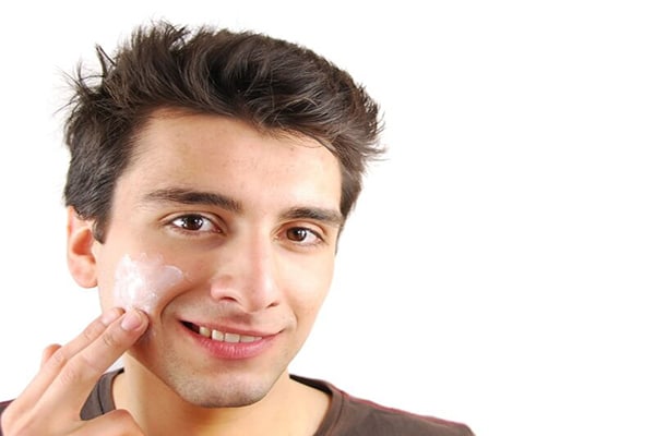 Nam giới có cần chăm sóc da mặt không
