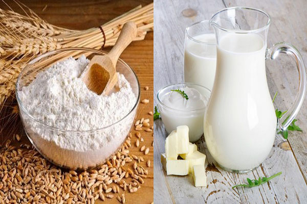 Sữa tươi và cám gạo kết hợp với dầu dừa dưỡng da lưng vô cùng lành tính 