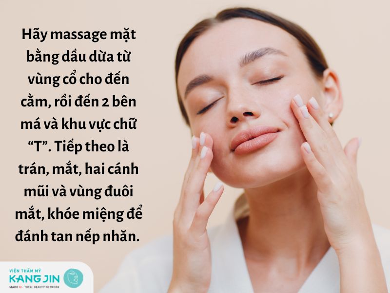 Massage mặt theo chiều từ dưới lên trên để tránh tình trạng da chảy xệ