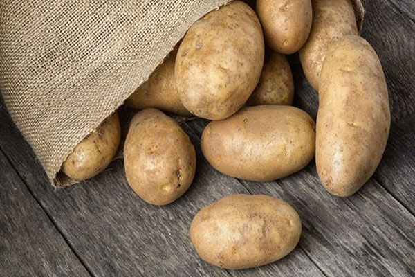 Dùng khoai tây giúp điều trị vấn đề sạm, nám, tàn nhang trên da