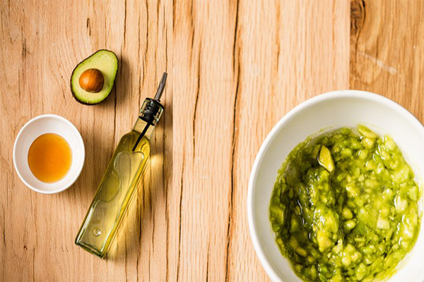 mặt nạ bơ và dầu olive