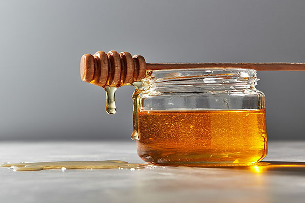 Sử dụng mật ong nguyên chất, đảm bảo chất lượng để điều trị nám hiệu quả