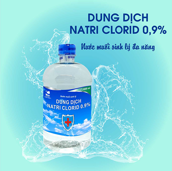 Sử dụng nước muối sinh lý để loại bỏ bụi bẩn trên da