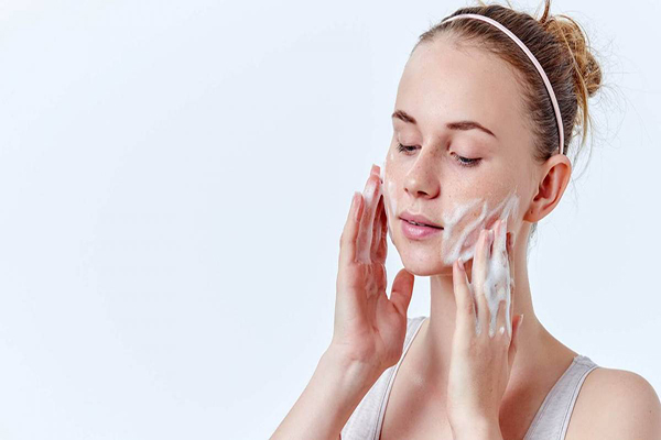  massage khi rửa mặt giúp sạch sâu và thư giãn