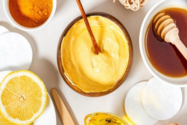 Mặt nạ tái tạo da từ nghệ và chanh