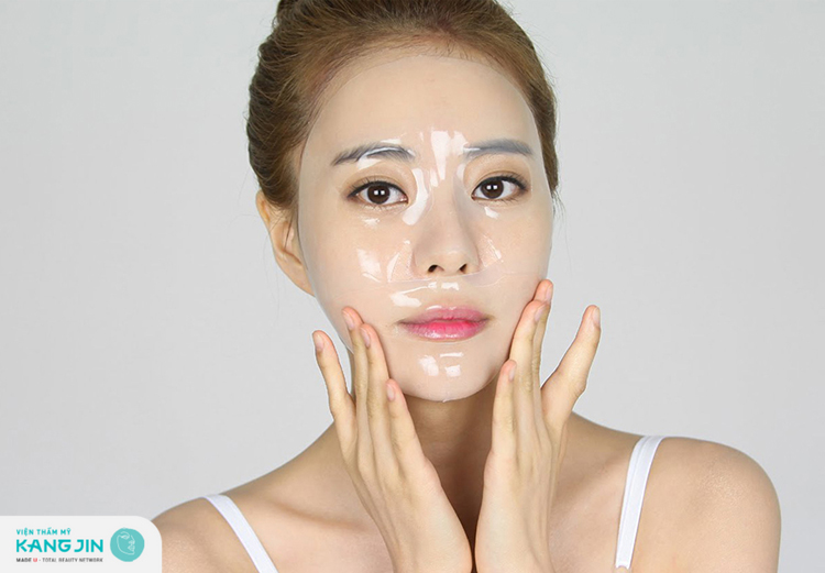 Dưỡng ẩm cho làn da đang căng và khô Dưỡng ẩm cho làn da đang căng và khô