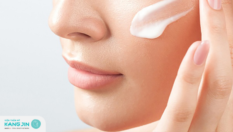 1 Ngày dưỡng ẩm mấy lần để da sáng khỏe hơn