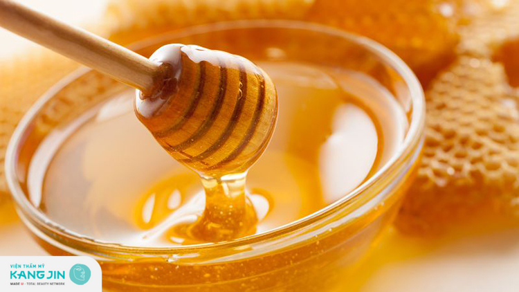 Mật ong kết hợp với Vitamin C giúp da nhanh chóng phục hồi