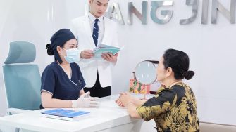 So sánh chi phí căng da mặt đối với từng loại phương pháp điều trị